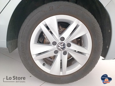 8 - Volkswagen Golf eschini auto