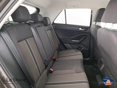 9 - Volkswagen T-Roc eschini auto