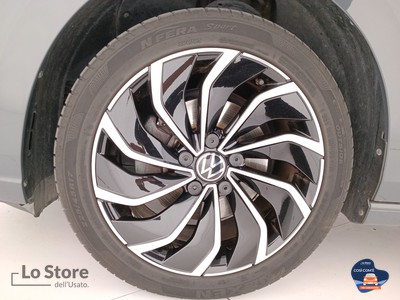 8 - Volkswagen Golf eschini auto