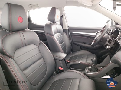 10 - Mg ZS eschini auto