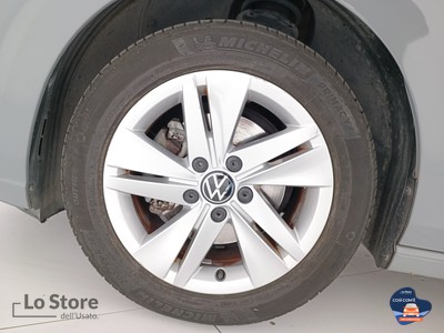 8 - Volkswagen Golf eschini auto