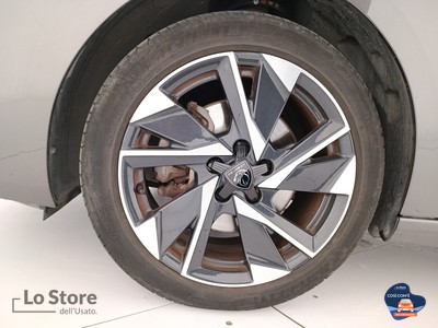 8 - Peugeot 308 eschini auto