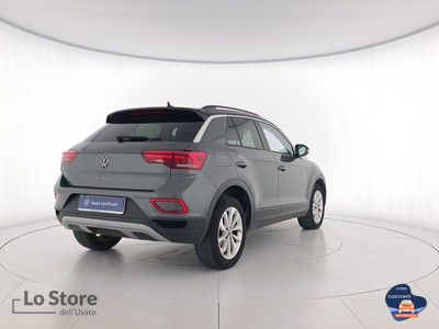 4 - Volkswagen T-Roc eschini auto