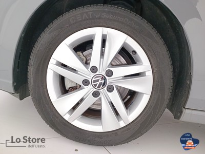 8 - Volkswagen Golf eschini auto