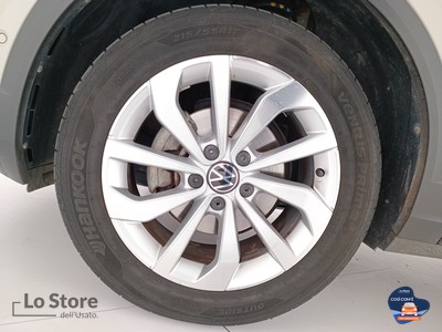 8 - Volkswagen T-Roc eschini auto