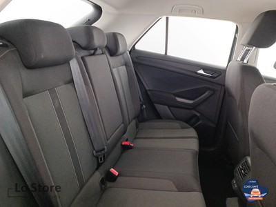 9 - Volkswagen T-Roc eschini auto