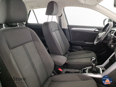10 - Volkswagen T-Roc eschini auto