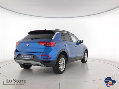 4 - Volkswagen T-Roc eschini auto