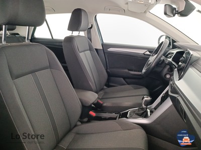 10 - Volkswagen T-Roc eschini auto