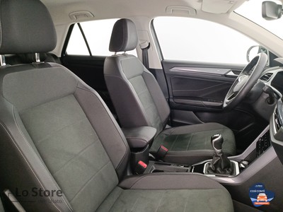 10 - Volkswagen T-Roc eschini auto
