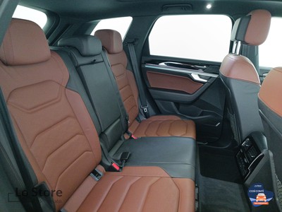 9 - Volkswagen Touareg eschini auto