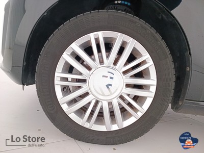 8 - Volkswagen up! eschini auto