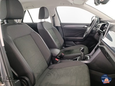 10 - Volkswagen T-Roc eschini auto