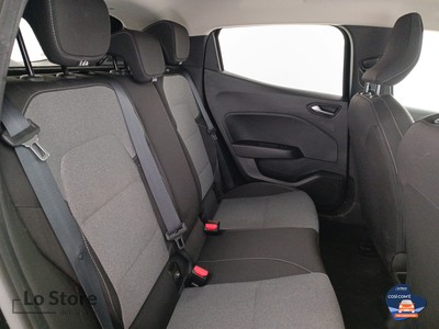 9 - Renault Clio eschini auto