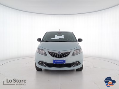 2 - Lancia Ypsilon eschini auto