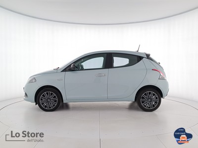 3 - Lancia Ypsilon eschini auto