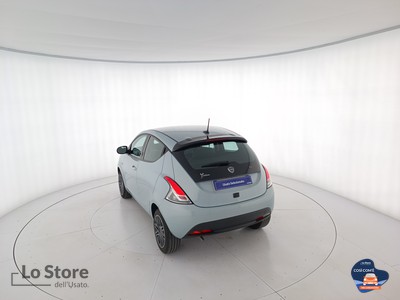 6 - Lancia Ypsilon eschini auto