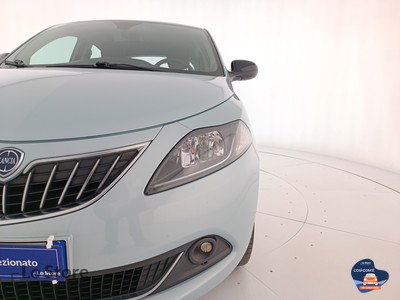 7 - Lancia Ypsilon eschini auto
