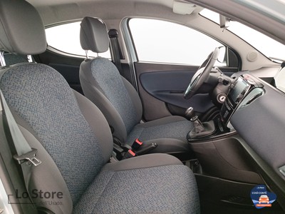 10 - Lancia Ypsilon eschini auto