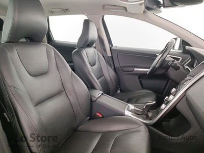 10 - Volvo XC60 eschini auto