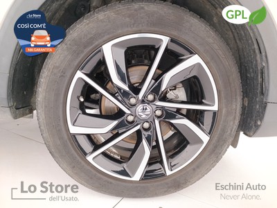 8 - Mg ZS eschini auto