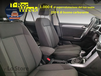10 - Volkswagen T-Roc eschini auto