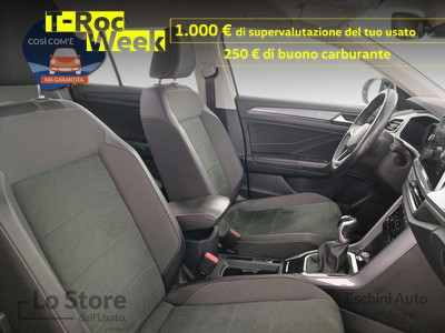 10 - Volkswagen T-Roc eschini auto