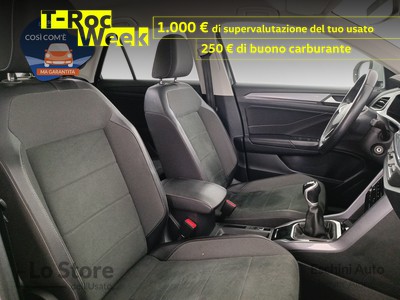 10 - Volkswagen T-Roc eschini auto