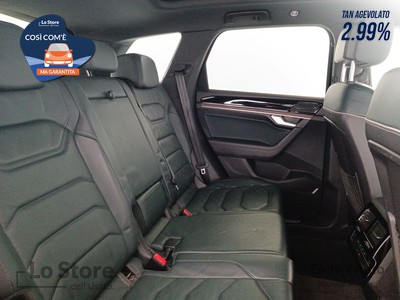 9 - Volkswagen Touareg eschini auto