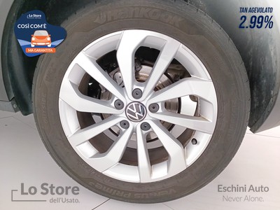 8 - Volkswagen T-Roc eschini auto