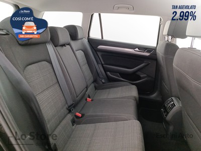 9 - Volkswagen Passat eschini auto