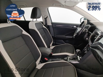 10 - Volkswagen T-Roc eschini auto
