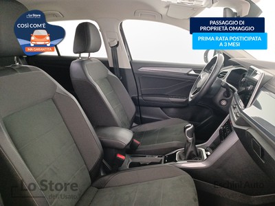 10 - Volkswagen T-Roc eschini auto
