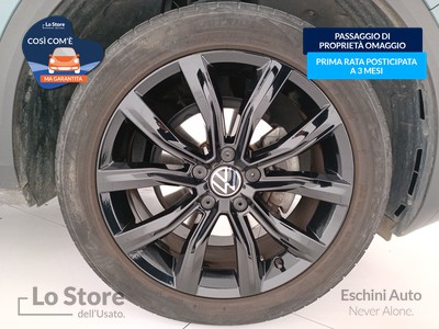 8 - Volkswagen T-Roc eschini auto