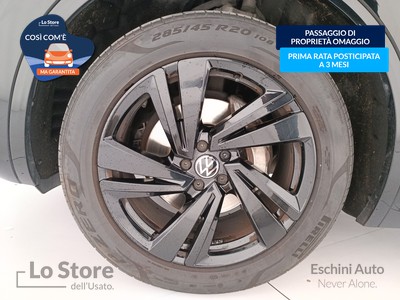 8 - Volkswagen Touareg eschini auto