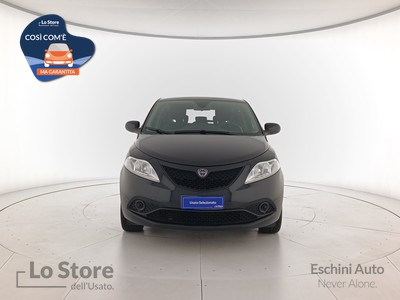 2 - Lancia Ypsilon eschini auto
