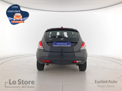 5 - Lancia Ypsilon eschini auto