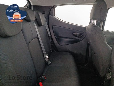 9 - Lancia Ypsilon eschini auto