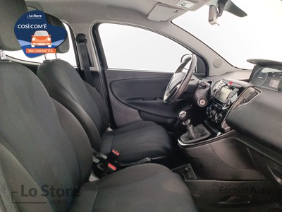 10 - Lancia Ypsilon eschini auto