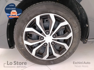 8 - Volkswagen Polo eschini auto