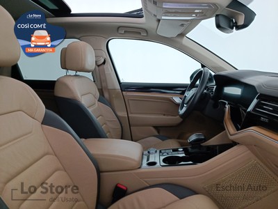 10 - Volkswagen Touareg eschini auto