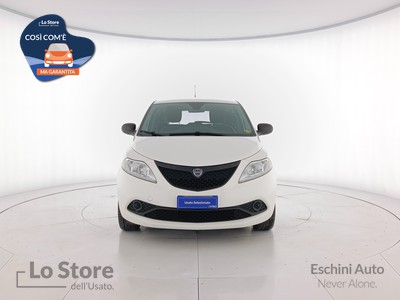2 - Lancia Ypsilon eschini auto