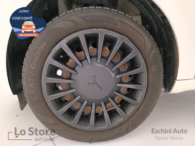 8 - Lancia Ypsilon eschini auto