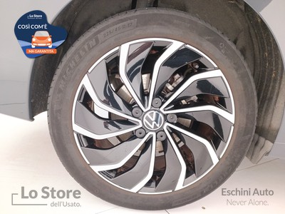 8 - Volkswagen Golf eschini auto