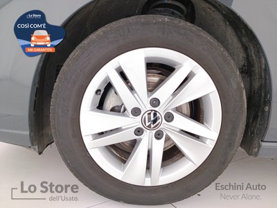 8 - Volkswagen Golf eschini auto