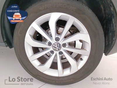 8 - Volkswagen T-Roc eschini auto
