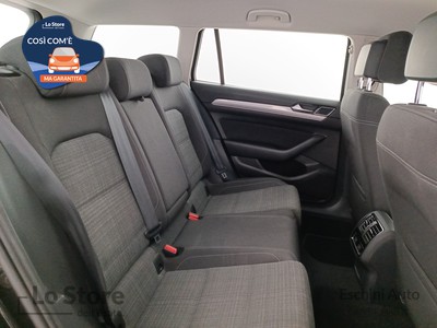 9 - Volkswagen Passat eschini auto
