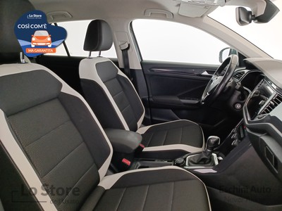10 - Volkswagen T-Roc eschini auto