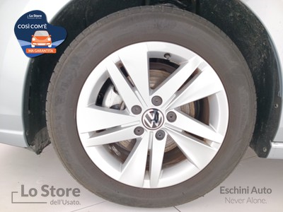 8 - Volkswagen Golf eschini auto