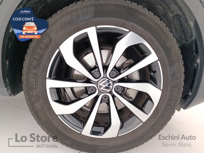 8 - Volkswagen T-Roc eschini auto